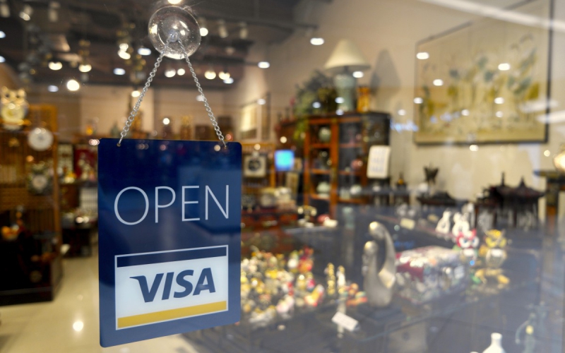 ecommerce-EVENOS-min_open_sign_visa_sign_open_store_sign_visa_credit_card_business-810443